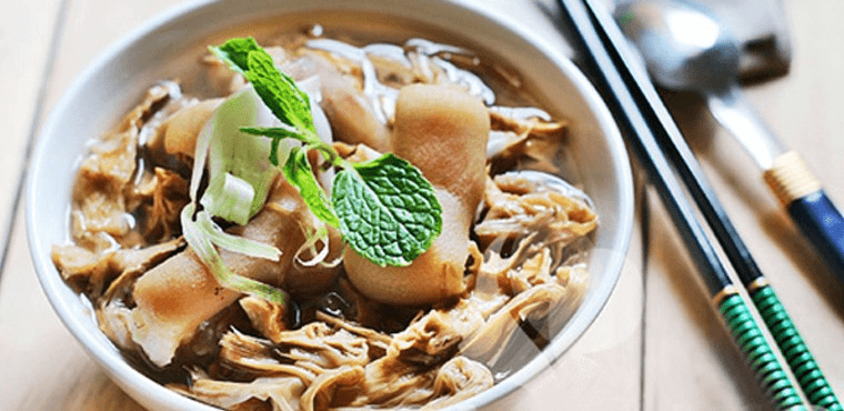 món ngon ngày tết Canh Măng Khô